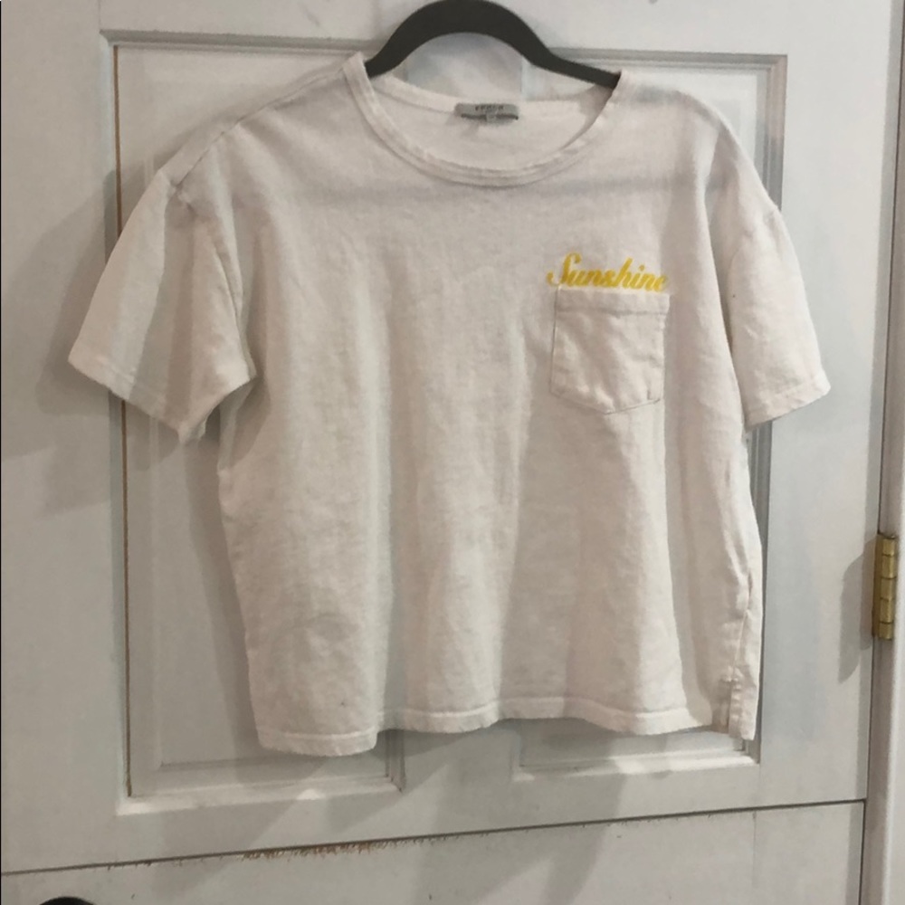 Women's boyfriend style cropped t-shirt